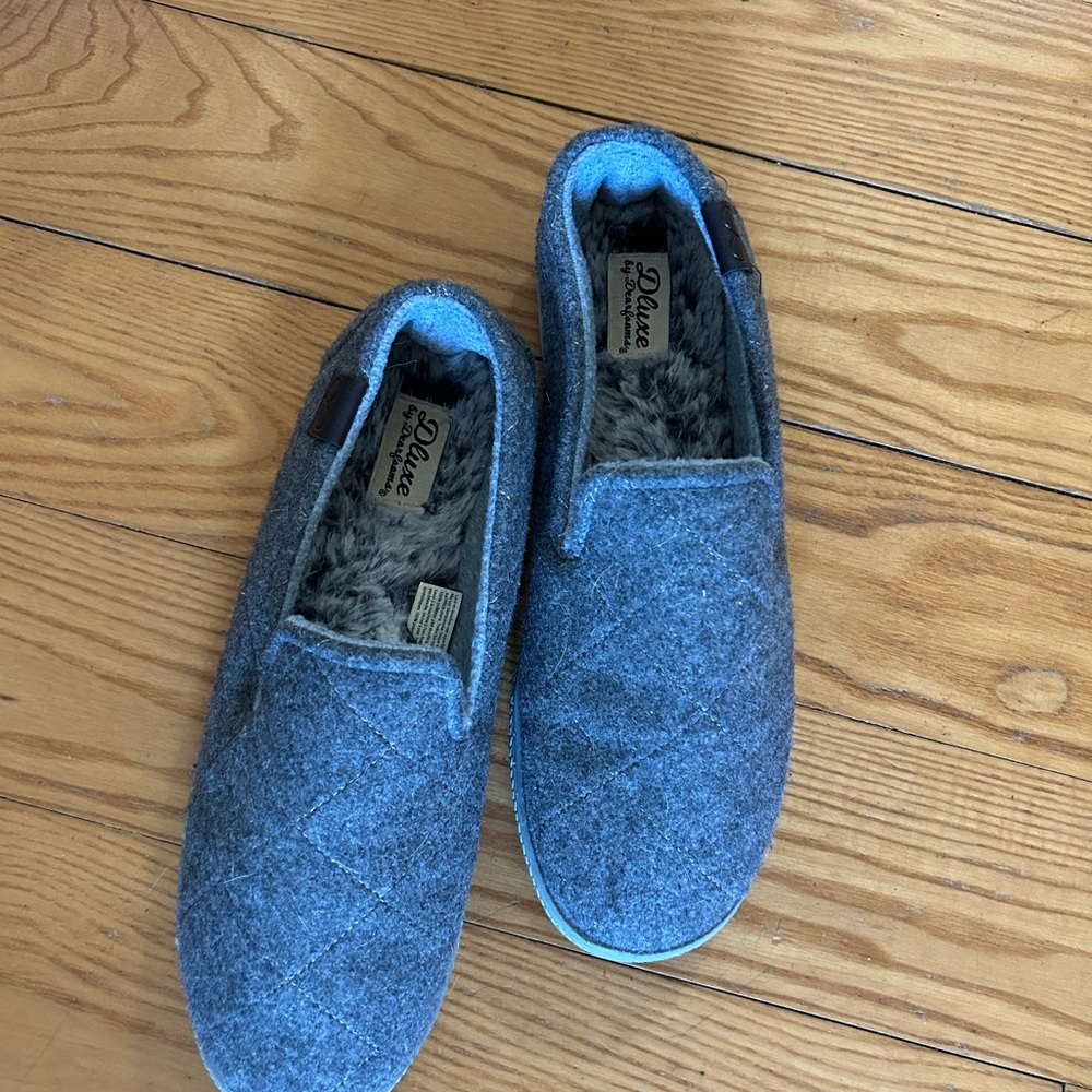 Women’s Gray Slippers